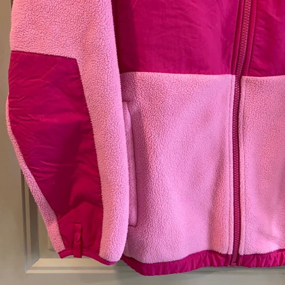 Fleece Style Jacket by The NorthFace Brand. EUC! - Picture 9 of 16